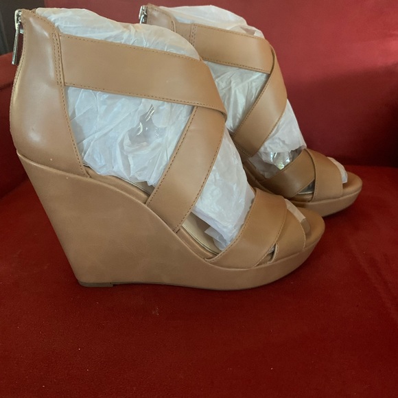 NWOT- Jessica Simpson Wedges - Buff /Nude - Picture 7 of 14